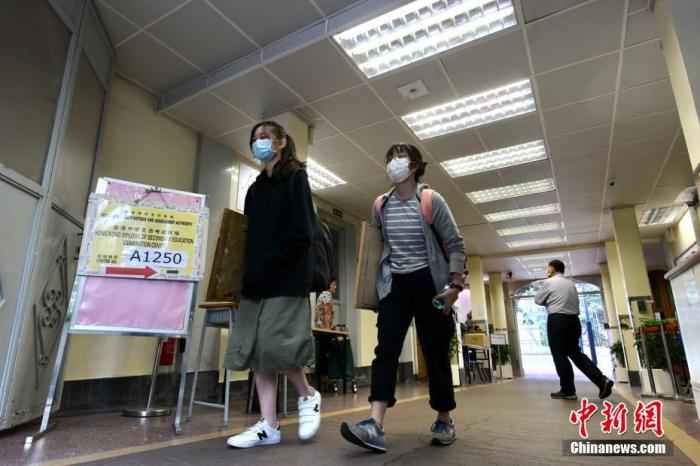 “香港高考”现荒谬考题 被斥“引导学生做汉奸”